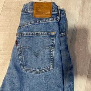 Levi’s ribcage jeans size 26